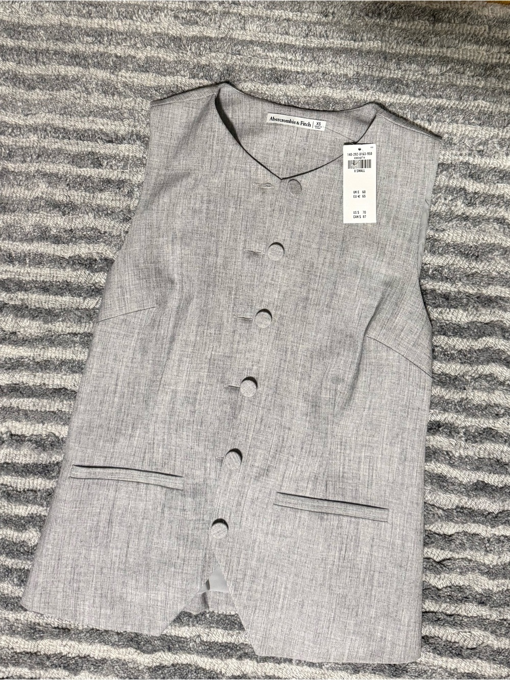 Abercrombie & Fitch Sleeveless Gray Tailored Vest
